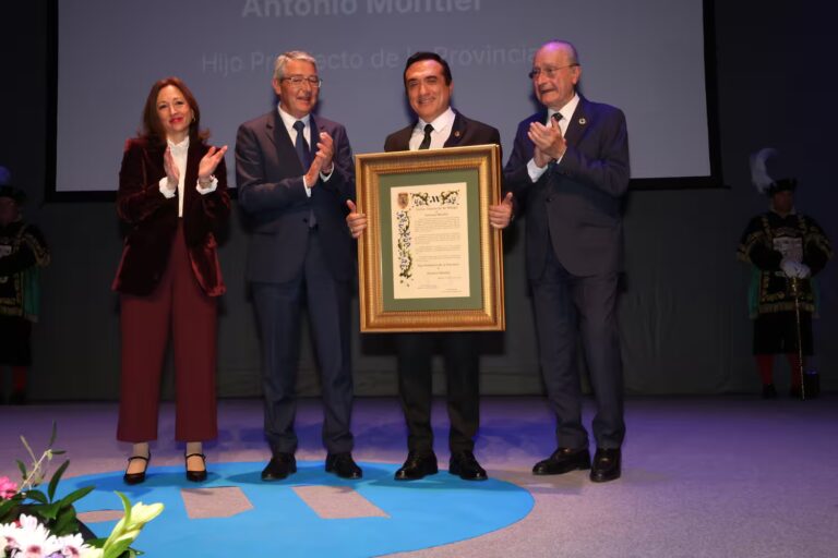 El pintor Antonio Montiel, nombrado Hijo Predilecto de la Provincia de Málaga