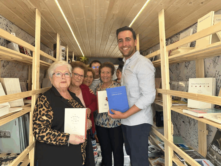 Diputación reparte más de 4.500 libros a través de los dos bibliobús que han recorrido municipios menores de 20.000 habitantes