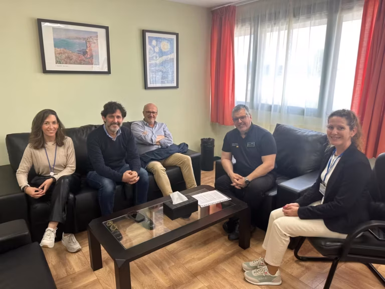 Internos con problemas de adicciones del centro penitenciario de Archidona reciben atención psicosocial gracias a Diputación