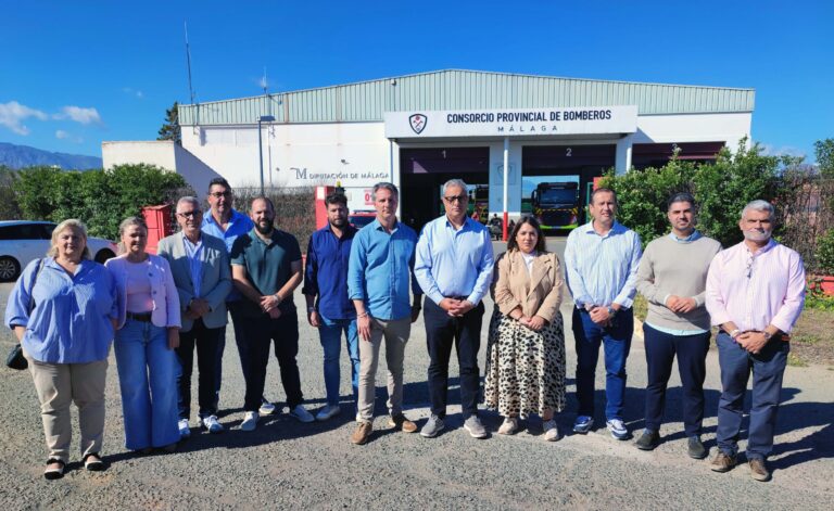 Alcaldes de la Comarca exigen el mantenimiento del actual retén de bomberos de Antequera a la Diputación