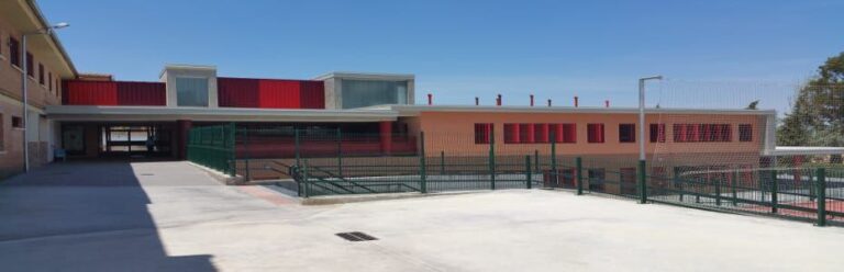 La Junta emite un comunicado tras las movilizaciones en el colegio Reina Sofía de Antequera, donde prevé mantener una única unidad PTVAL