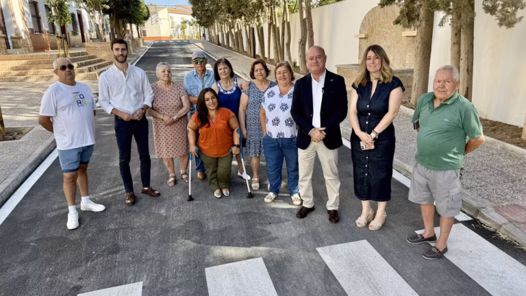 Concluye la remodelación integral de la calle San Rafael en Bobadilla con una inversión de casi 200.000 euros
