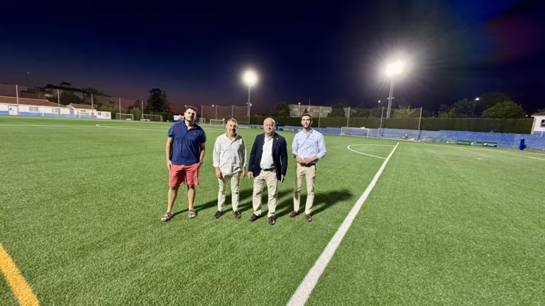 Renovada la iluminación del Campo de Fútbol Ciudad de Antequera con casi 40.000 euros