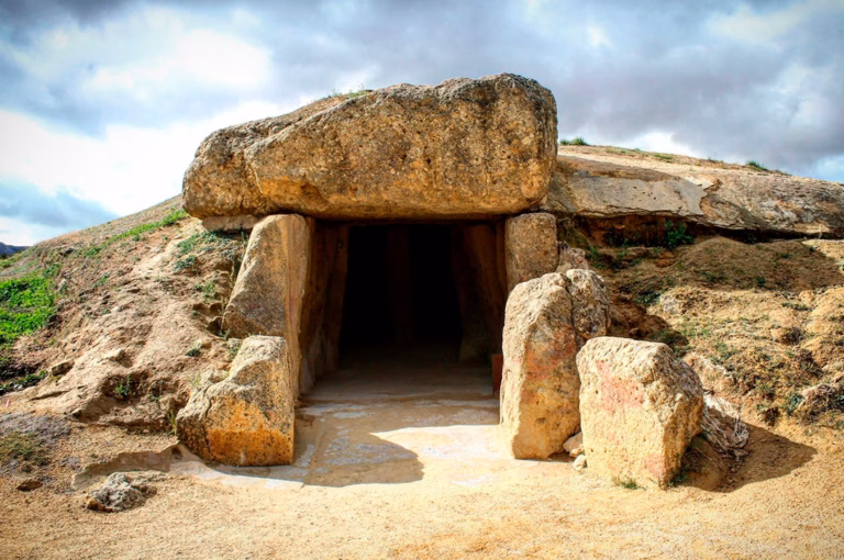 La Junta de Andalucía proyecta distintas actividades para Los Dólmenes durante la época estival