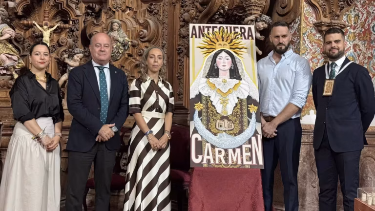 Desvelado el cartel que anuncia los cultos y la procesión de la Virgen del Carmen 2025 en Antequera