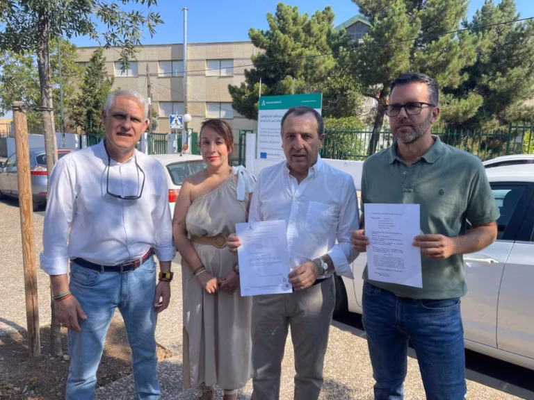 Los socialistas reclaman que se adopte una solución definitiva para el IES Los Colegiales este verano