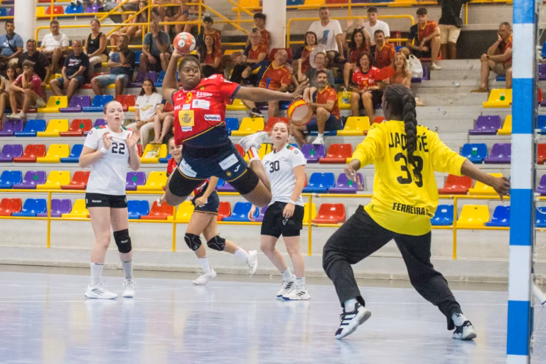 Las Guerreras Junior buscan hacerse con el Torneo Cuatro Naciones ‘Ciudad de Antequera’