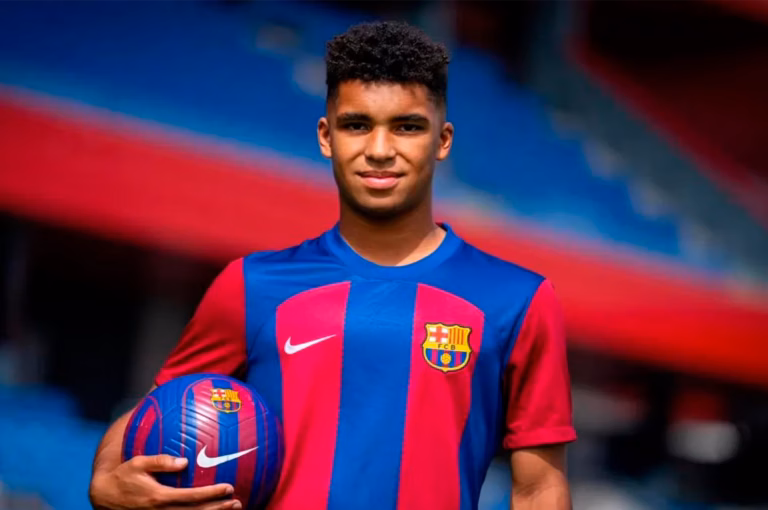 El Antequera CF pesca talento de La Masía con la llegada del lateral izquierdo Edu Sánchez