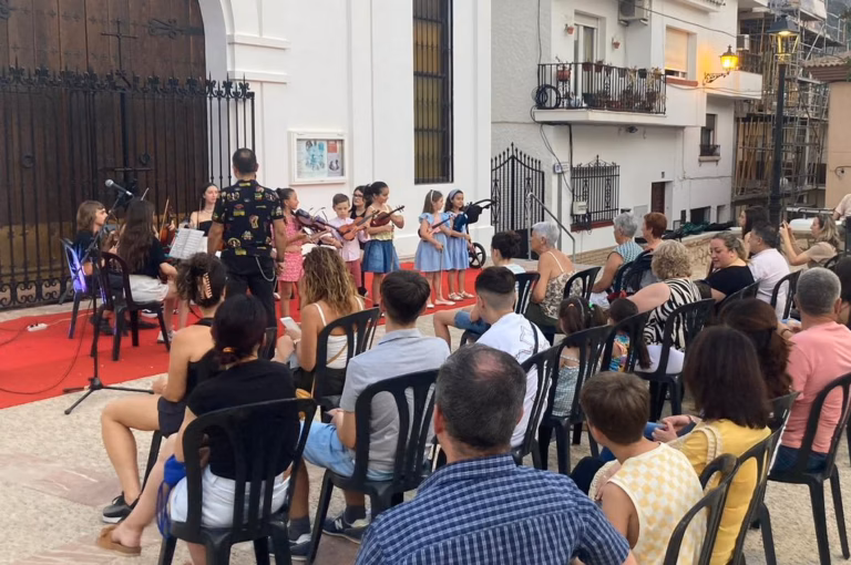 Noches culturales en Villanueva del Rosario con el VI Festival “De Plaza en Plaza”