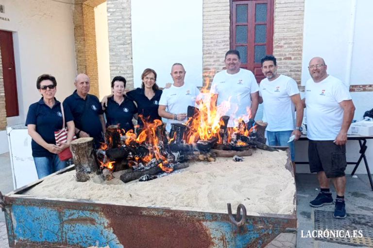 La Cofradía del Rescate celebra la segunda edición de su ‘Sardiná’ en el Patio de Caballos de la Plaza de Toros