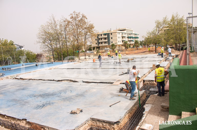 En obras el Complejo Deportivo de El Maulí para tener una nueva entrada, mejorar su accesibilidad y cubrir una de sus pistas de tenis