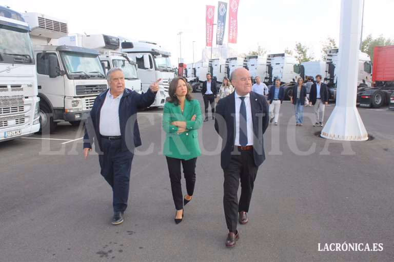 La delegada del Gobierno andaluz en Málaga, Patricia Navarro, saca pecho de las políticas fiscales de la Junta y destaca el potencial estratégico de Antequera en logística