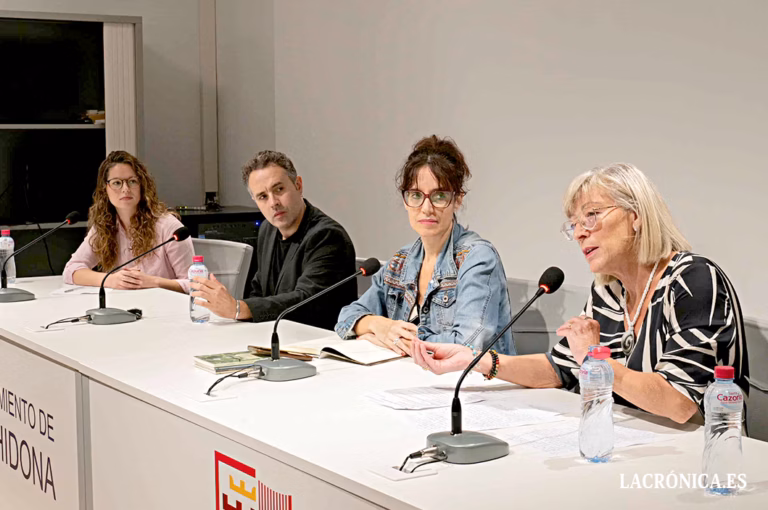 ‘Filosofía Ambulante’ reflexiona en Archidona sobre la soledad y el ritmo acelerado de la vida moderna