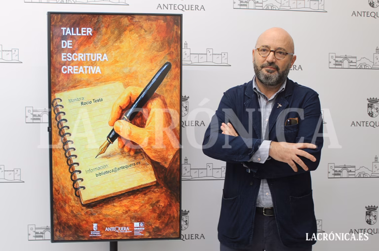Antequera amplía su oferta cultural con un nuevo Taller de Escritura Creativa en la Biblioteca Municipal de San Zoilo
