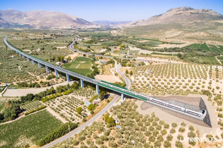 Luz verde a la electrificación de 46 kilómetros de doble vía de la línea de alta velocidad Antequera-Granada