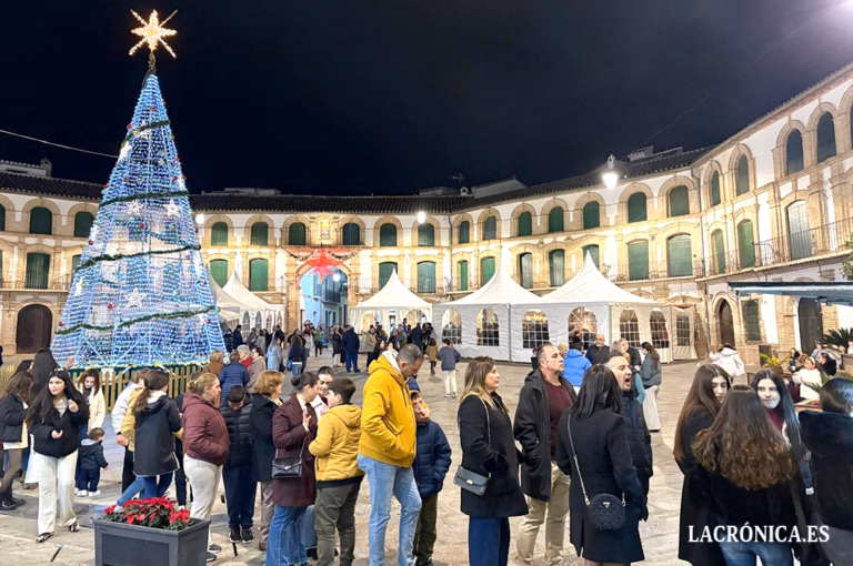La Navidad ya ilumina Archidona con el tradicional encendido de su alumbrado