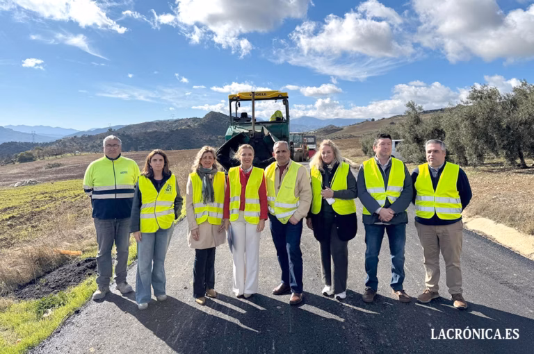 La Diputación de Málaga invierte 155.000 euros para mejorar la carretera MA-4401 y facilitar la llegada al Caminito del Rey desde el Valle de Abdalajís