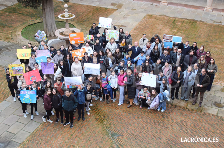 Antequera conmemora el Día Escolar de la Paz y la No Violencia con un acto intercentros en el Ayuntamiento