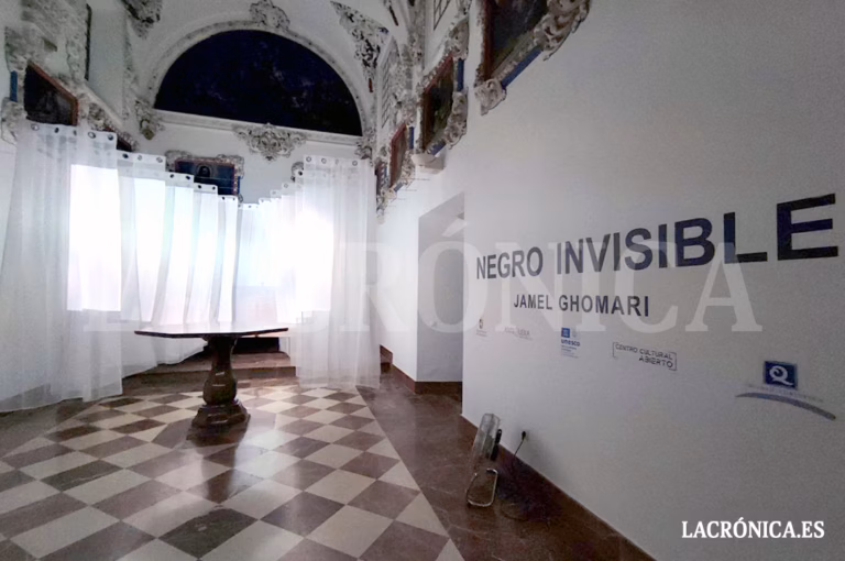El Espacio Sacristía de San Juan de Dios inaugura la instalación ‘Negro Invisible’, de Jamel Ghomari