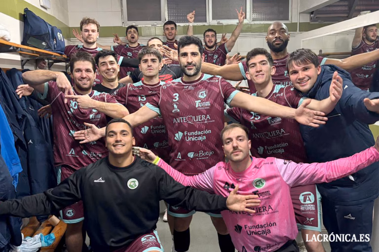 El BM Los Dólmenes sigue con su racha imparable de victorias tras conquistar la complicada pista del BM Melilla (25-28)