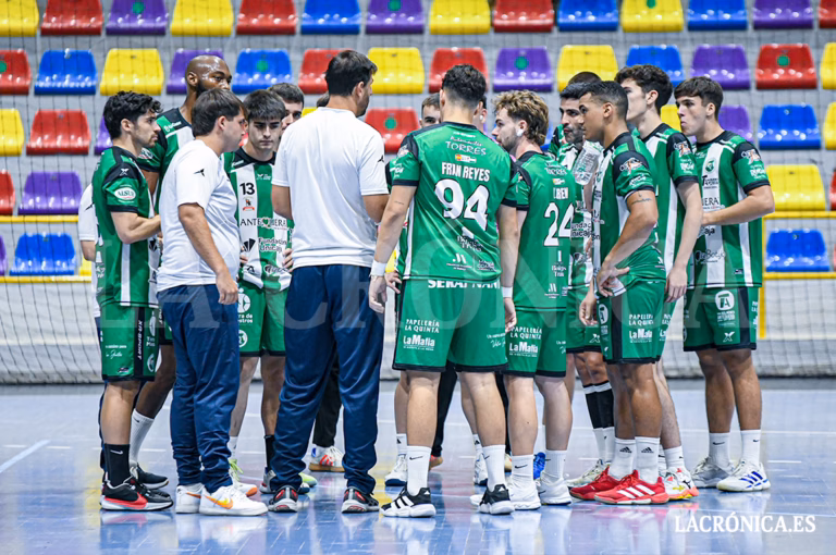 BM Los Dólmenes Antequera y Cajasur Córdoba protagonizan un enfrentamiento directo hoy sábado 24 con mucho en juego en Primera Nacional