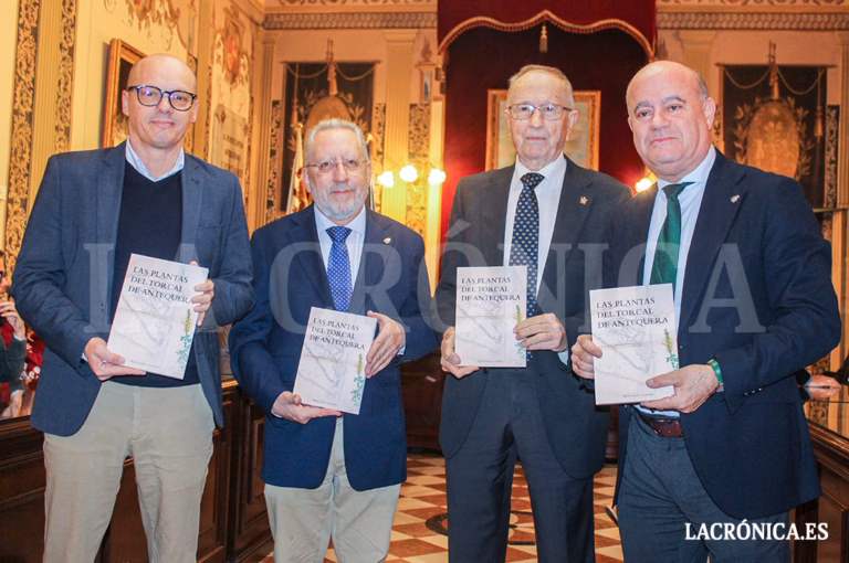 Benito Valdés reúne en su libro ‘Las Plantas del Torcal de Antequera’ décadas de estudio sobre la flora del paraje natural