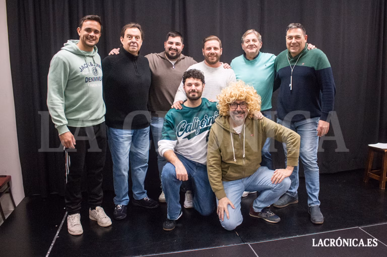 ENTREVISTA a Chirigota Los Pocos: “Este año la gente puede esperar ir a ver a una chirigota donde va a pasárselo bien escuchándonos. Musicalmente nos cuesta más, pero en el humor si damos la talla”