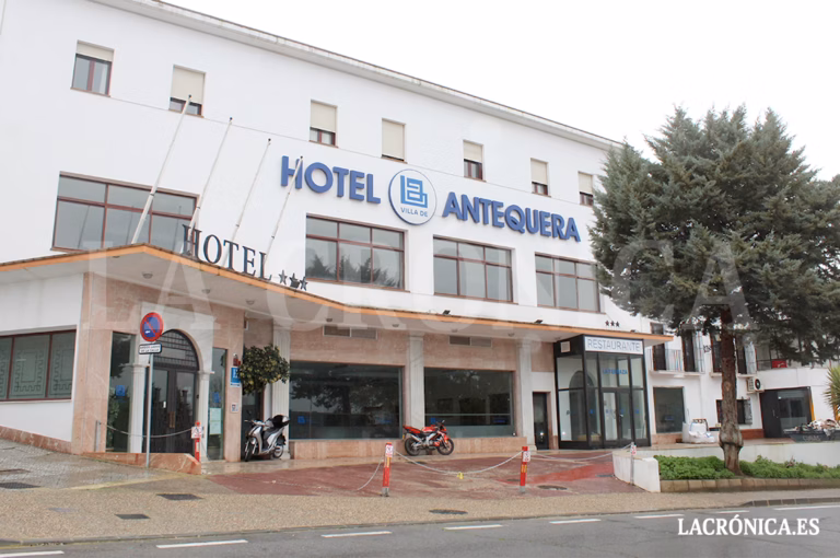 El Ayuntamiento de Antequera autoriza la reapertura del antiguo hotel ‘Las Villas’ en la carretera de Córdoba, ampliando así la oferta de plazas hoteleras en la ciudad