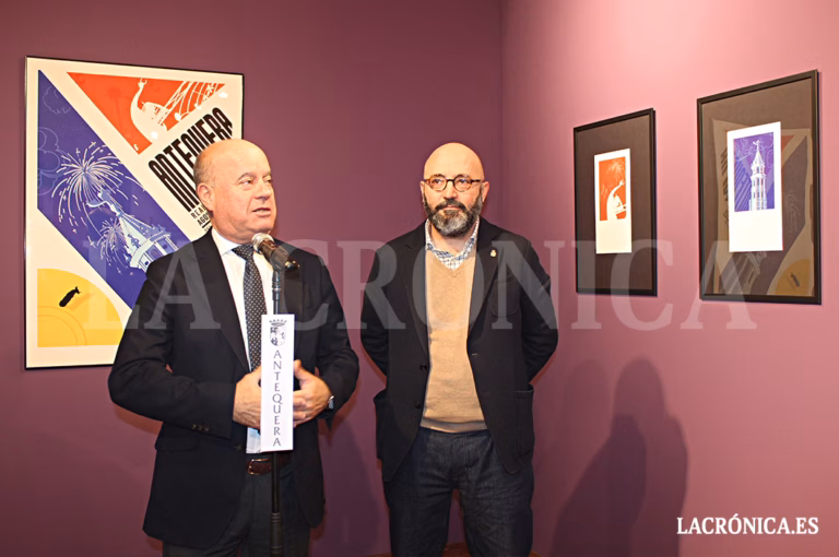 El artista antequerano Alejandro Naranjo viste de «Fiesta» y color la Sala Antonio Montiel del Ayuntamiento de Antequera