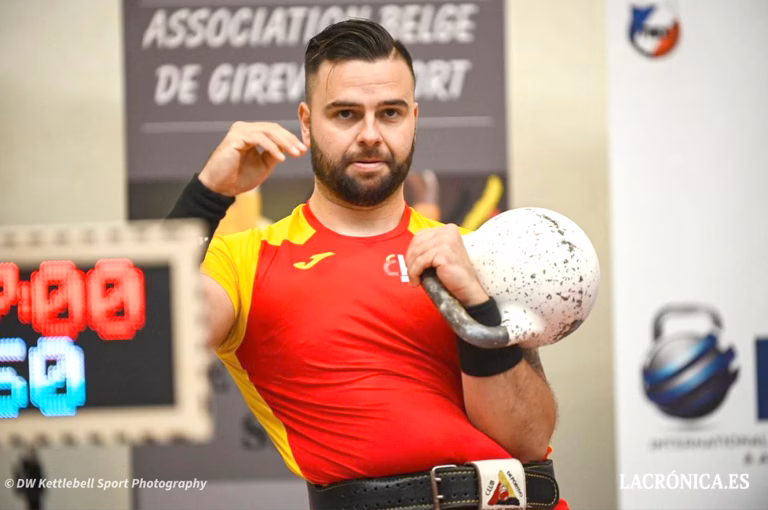 El antequerano José Antonio Cuenca busca el próximo fin de semana colgarse 3 nuevas medallas de oro en el Campeonato de España KSE de Kettlebell