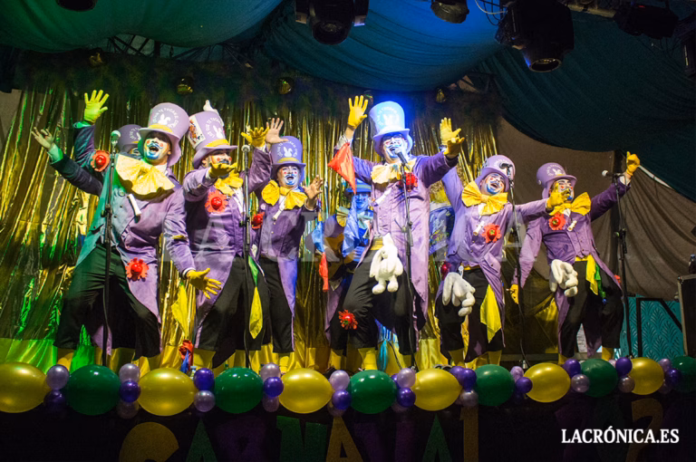 FOTOGALERÍA: Actuación de la Chirigota Los Pocos (‘Los que te tocan el conejo’) en el Encuentro de Agrupaciones del Carnaval de Antequera 2026