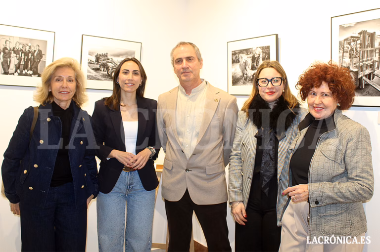 AFA inaugura la exposición fotográfica ‘Grietas en el Techo de Cristal’ en homenaje al Día Internacional de la Mujer