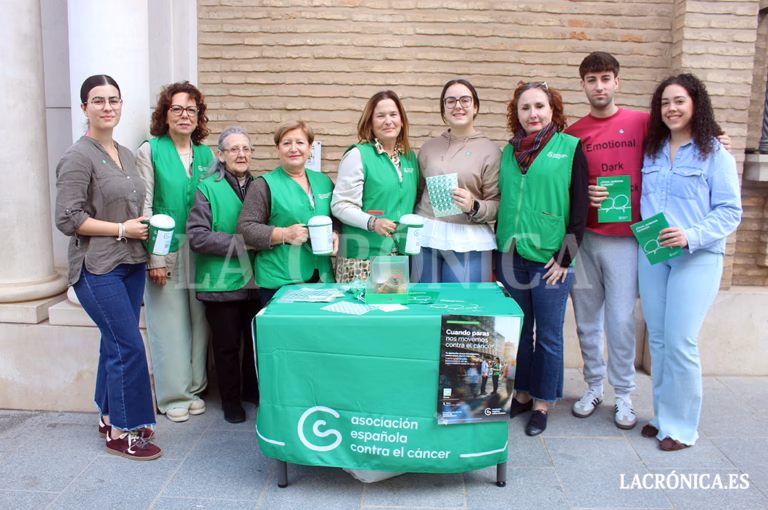 La AECC sale a la calle en Antequera con siete mesas de cuestación para reforzar la atención a pacientes oncológicos