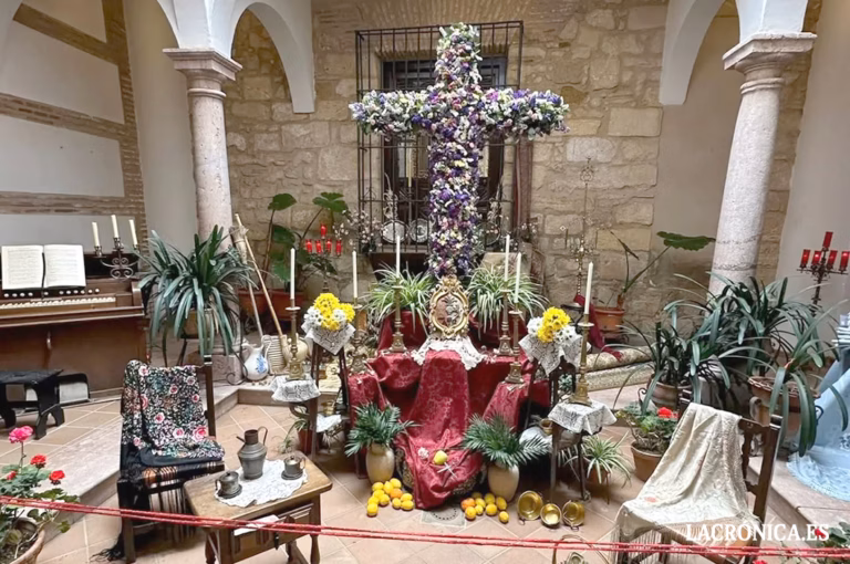 El jurado del XXXIII Concurso de Cruces de Mayo distingue a los mejores montajes de 2026 en Antequera