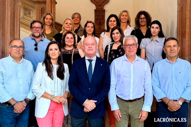 Profesionales del turismo de Tarragona conocen el modelo turístico de Antequera