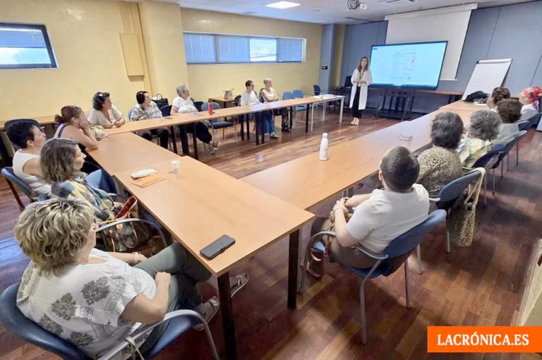 El Área Sanitaria Norte de Málaga organiza una nueva Escuela de Salud para mujeres con cáncer de mama
