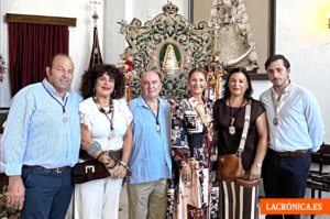 La Hermandad del Rocío de Antequera acompaña a su madrina sevillana en la peregrinación a Almonte