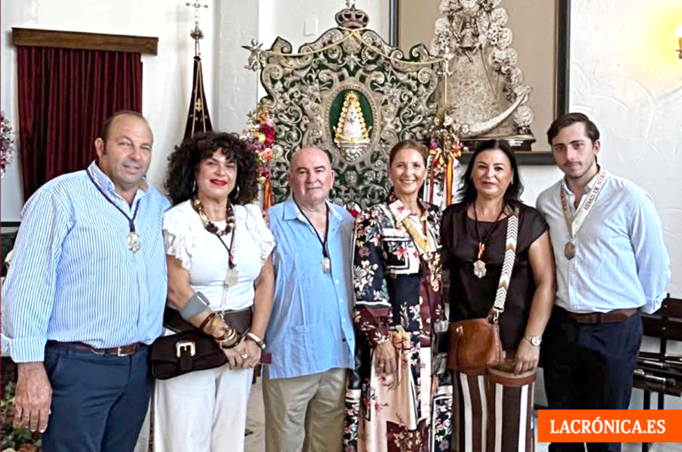 La Hermandad del Rocío de Antequera acompaña a su madrina sevillana en la peregrinación a Almonte